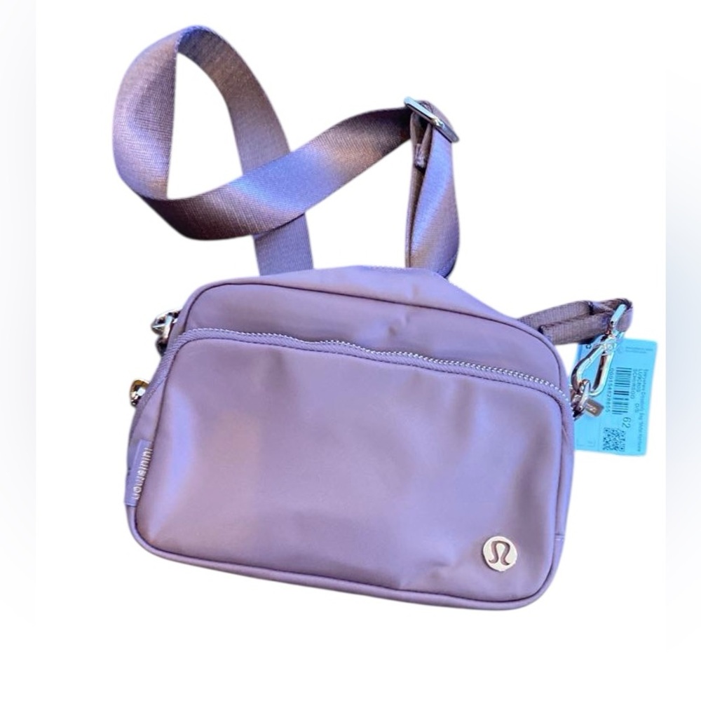 NWT Lululemon everywhere crossbody bag SPICED CHAI/ROSE GOLD